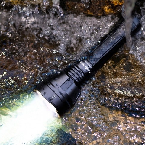 Fenix HT32 Latarka myśliwska 2500lm