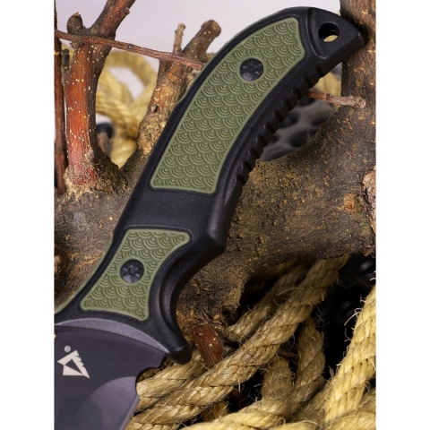 Dominator Nóż Spec Hunter z kaburą Czarno-zielony