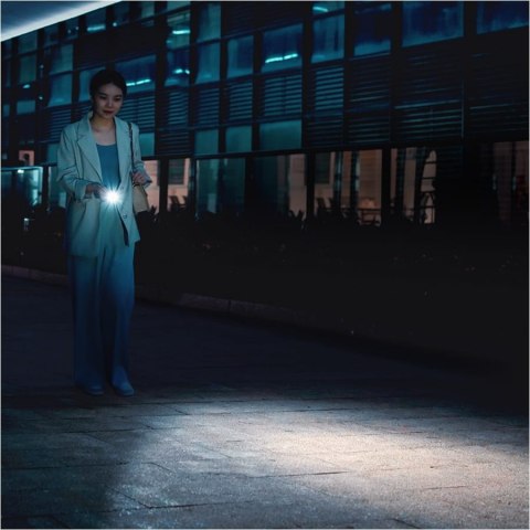 Fenix E05R Latarka akumulatorowa LED czarna 400lm